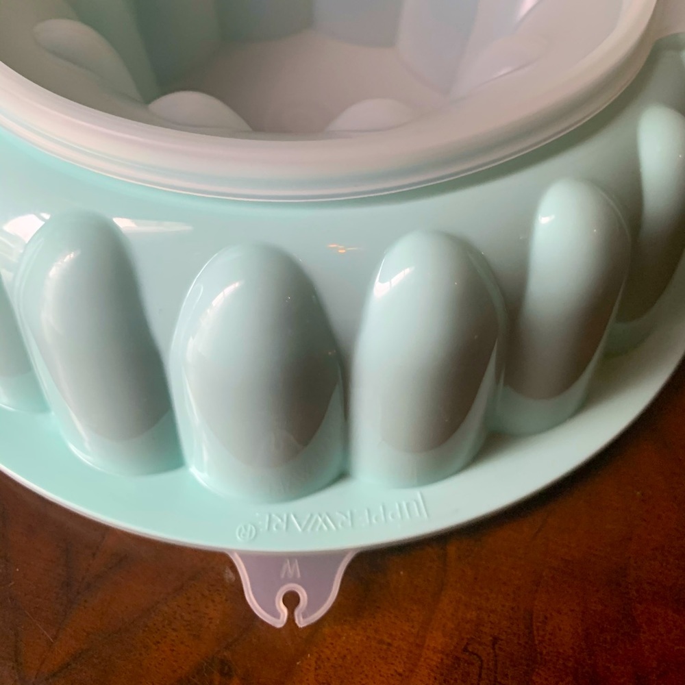 Vintage Teal Tupperware Jello Mold - Picture 2 of 4